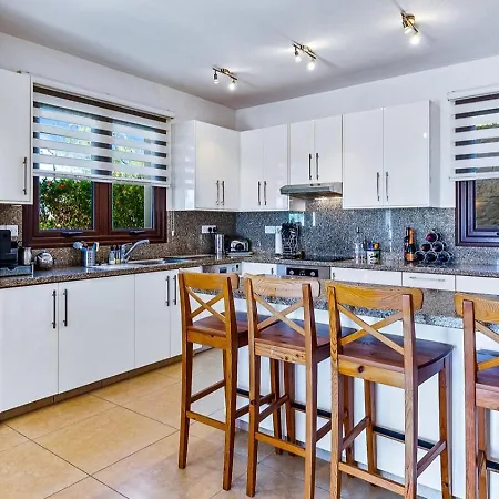 111 Deilino Stunning Sea Views, Aphrodite Hills Kouklia